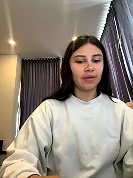 RollinGirl  online show from October 21, 2025, 3:55 pm