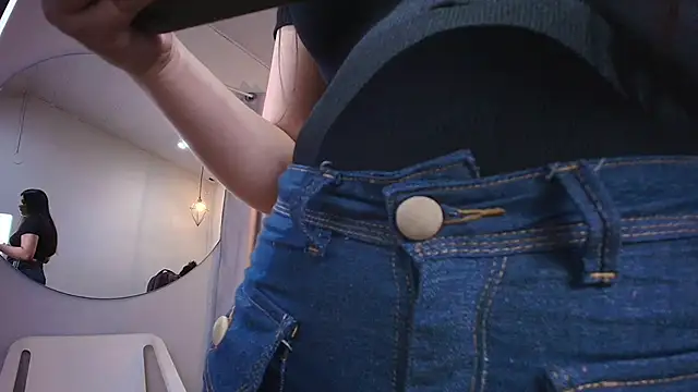 ivy bonnie online show from November 11, 2025, 11:49 am