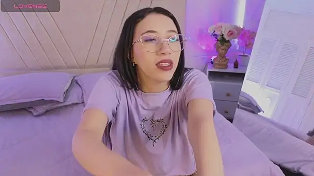 GabbieHill online show from November 15, 2025, 8:35 pm