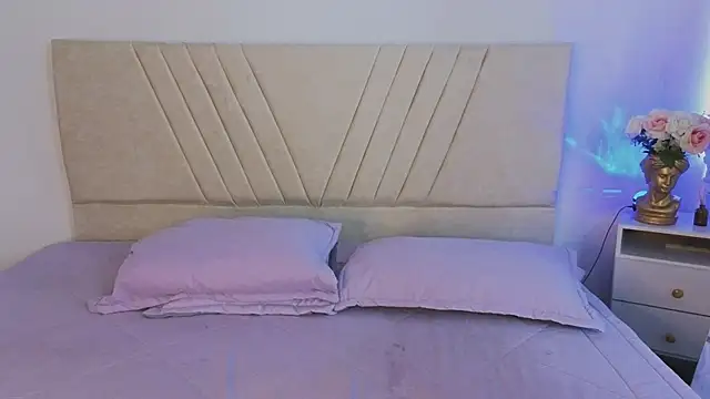 GabbieHill online show from November 18, 2025, 9:18 pm