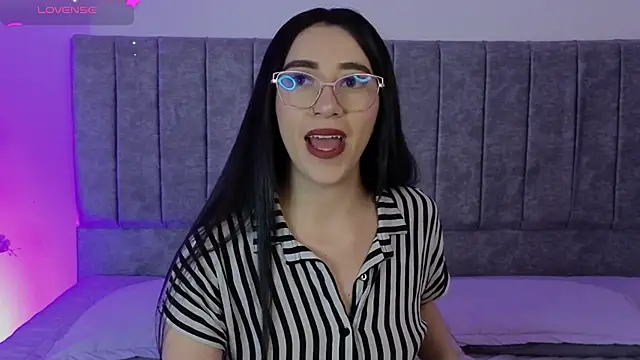 GabbieHill online show from November 3, 2025, 8:12 pm