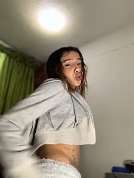 MiaaCute- online show from December 4, 2025, 10:09 pm