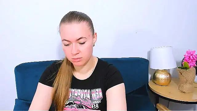 LeaNaughty online show from November 16, 2025, 6:40 am