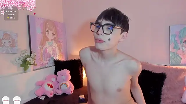 Snapshot of Strawberry_Kitty_ chatting on March 23, 2026, 7:19 am Strawberry Kitty online show from March 23, 2026, 7:19 am