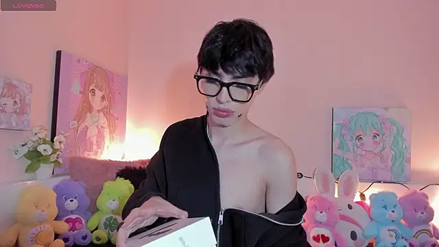 Snapshot of Strawberry_Kitty_ chatting on March 8, 2026, 3:54 am Strawberry Kitty online show from March 8, 2026, 3:54 am