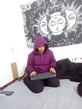 emily n abby online show from November 8, 2025, 12:20 pm