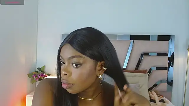 Snapshot of Maiacharris_ chatting on December 17, 2025, 7:30 pm Maiacharris online show from December 17, 2025, 7:30 pm