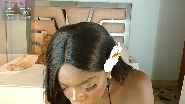 Snapshot of Maiacharris_ chatting on November 6, 2025, 8:02 pm Maiacharris online show from November 6, 2025, 8:02 pm