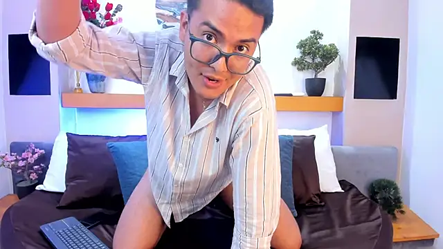 JohnBelRose online show from December 16, 2025, 7:51 pm