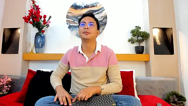 JohnBelRose online show from November 4, 2025, 7:39 pm