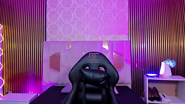 Snapshot of Adisson_Tay chatting on November 13, 2025, 11:58 am Adisson Tay online show from November 13, 2025, 11:58 am