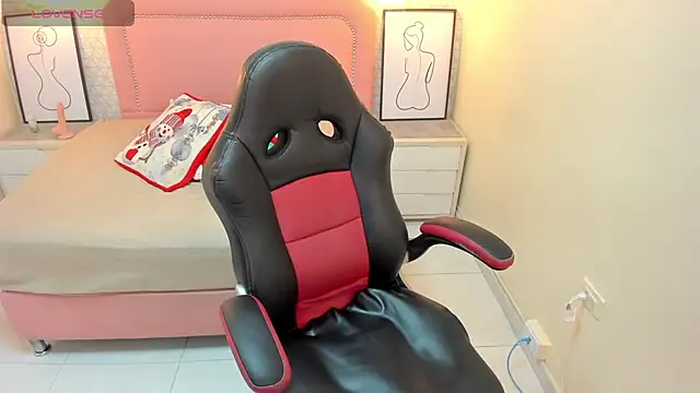 DARIAJACKSON online show from December 15, 2025, 7:52 pm