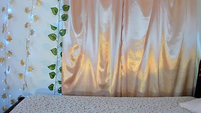 Snapshot of Milie_yue chatting on November 15, 2025, 2:10 pm Milie yue online show from November 15, 2025, 2:10 pm