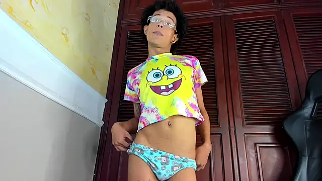 Snapshot of chloe_king chatting on October 23, 2025, 7:23 pm chloe king online show from October 23, 2025, 7:23 pm