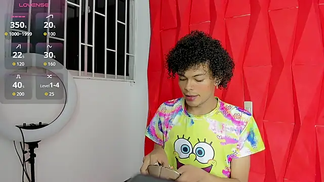 Snapshot of chloe_king chatting on November 12, 2025, 11:41 pm chloe king online show from November 12, 2025, 11:41 pm