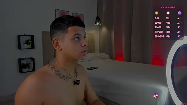 Snapshot of Little_Emma_11 chatting on November 6, 2025, 12:09 pm Little Emma 11 online show from November 6, 2025, 12:09 pm