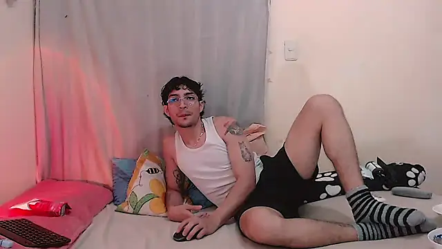 Snapshot of Gaia_16 chatting on February 17, 2026, 8:17 pm Gaia 16 online show from February 17, 2026, 8:17 pm