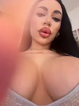 Snapshot of CelineDevine chatting on October 31, 2025, 6:15 pm CelineDevine online show from October 31, 2025, 6:15 pm