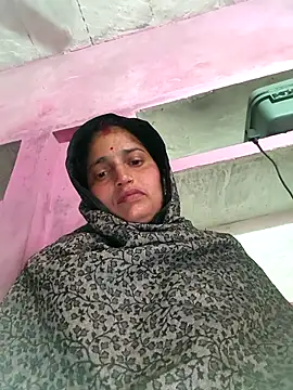 Snapshot of Pooja_shre chatting on February 6, 2026, 1:34 am Pooja shre online show from February 6, 2026, 1:34 am