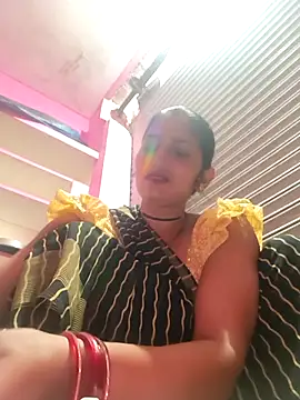 Snapshot of Pooja_shre chatting on February 28, 2026, 2:44 am Pooja shre online show from February 28, 2026, 2:44 am