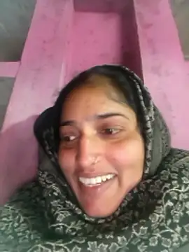 Snapshot of Pooja_shre chatting on January 10, 2026, 2:40 am Pooja shre online show from January 10, 2026, 2:40 am