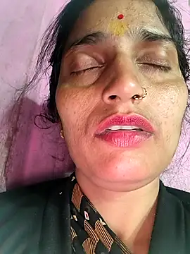 Snapshot of Pooja_shre chatting on February 15, 2026, 11:58 pm Pooja shre online show from February 15, 2026, 11:58 pm