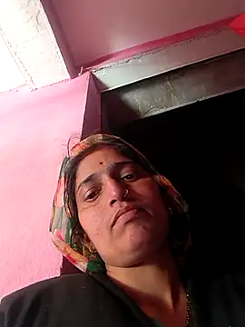 Snapshot of Pooja_shre chatting on February 12, 2026, 5:40 am Pooja shre online show from February 12, 2026, 5:40 am