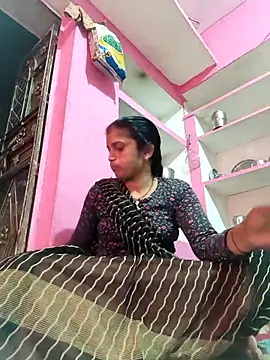 Snapshot of Pooja_shre chatting on February 5, 2026, 7:59 am Pooja shre online show from February 5, 2026, 7:59 am