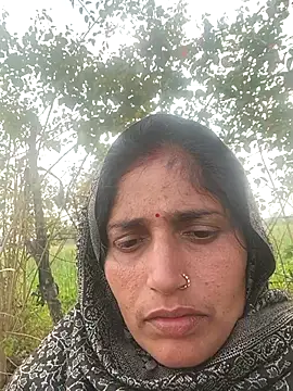 Snapshot of Pooja_shre chatting on January 18, 2026, 5:44 am Pooja shre online show from January 18, 2026, 5:44 am