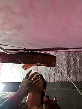 Snapshot of Pooja_shre chatting on February 15, 2026, 11:53 am Pooja shre online show from February 15, 2026, 11:53 am