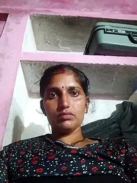 Snapshot of Pooja_shre chatting on November 10, 2025, 1:38 pm Pooja shre online show from November 10, 2025, 1:38 pm