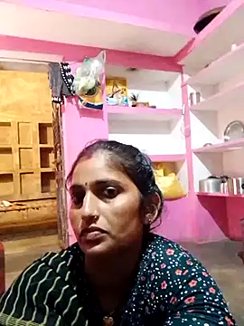 Snapshot of Pooja_shre chatting on November 4, 2025, 2:48 am Pooja shre online show from November 4, 2025, 2:48 am