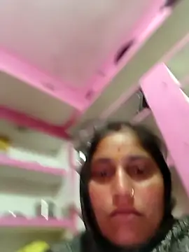 Snapshot of Pooja_shre chatting on February 17, 2026, 1:47 am Pooja shre online show from February 17, 2026, 1:47 am