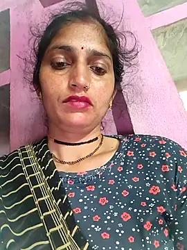 Snapshot of Pooja_shre chatting on February 22, 2026, 12:57 am Pooja shre online show from February 22, 2026, 12:57 am