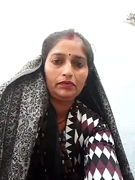 Snapshot of Pooja_shre chatting on November 15, 2025, 2:04 am Pooja shre online show from November 15, 2025, 2:04 am