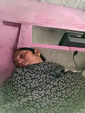 Snapshot of Pooja_shre chatting on February 19, 2026, 1:41 pm Pooja shre online show from February 19, 2026, 1:41 pm