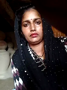 Snapshot of Pooja_shre chatting on November 17, 2025, 3:10 am Pooja shre online show from November 17, 2025, 3:10 am