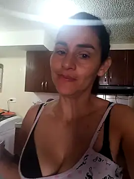 AmeliHoney online show from November 5, 2025, 12:19 pm