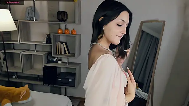 Snapshot of ClarissaMaheia chatting on December 19, 2025, 8:00 pm ClarissaMaheia online show from December 19, 2025, 8:00 pm