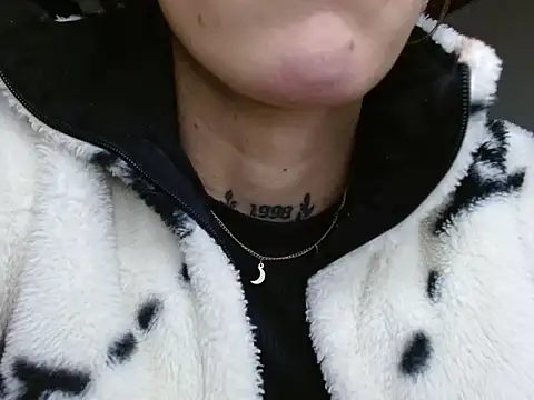 Snapshot of Scarlett_crastrawberry chatting on April 9, 2026, 1:18 am Scarlett crastrawberry online show from April 9, 2026, 1:18 am