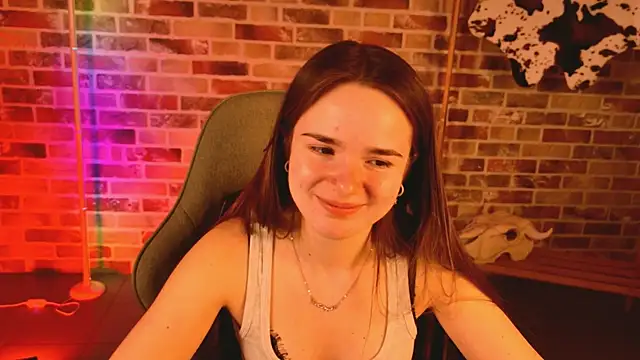 Snapshot of May_Bloom chatting on March 21, 2026, 7:42 am May Bloom online show from March 21, 2026, 7:42 am