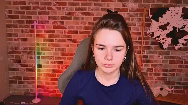 Snapshot of May_Bloom chatting on March 16, 2026, 6:06 am May Bloom online show from March 16, 2026, 6:06 am