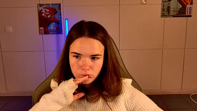 May Bloom online show from October 27, 2025, 5:19 am