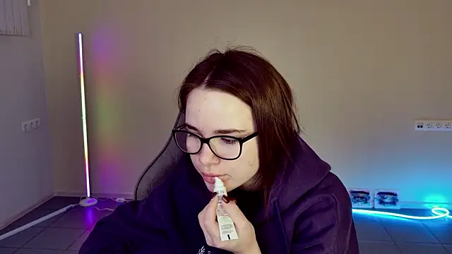 Snapshot of May_Bloom chatting on February 2, 2026, 6:12 am May Bloom online show from February 2, 2026, 6:12 am