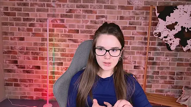 Snapshot of May_Bloom chatting on March 6, 2026, 10:10 am May Bloom online show from March 6, 2026, 10:10 am