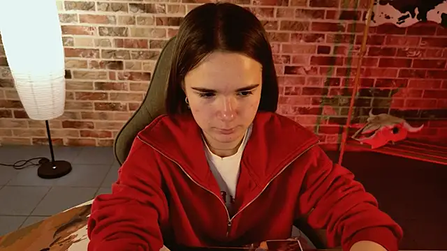 May Bloom online show from November 10, 2025, 5:34 am