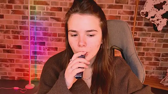 Snapshot of May_Bloom chatting on March 10, 2026, 6:50 am May Bloom online show from March 10, 2026, 6:50 am