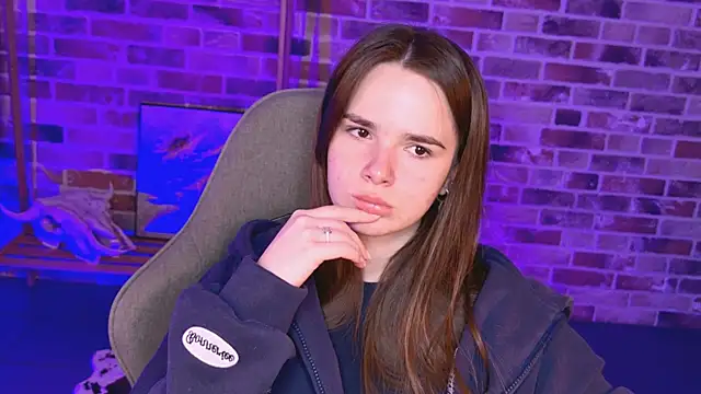 Snapshot of May_Bloom chatting on April 15, 2026, 2:10 pm May Bloom online show from April 15, 2026, 2:10 pm