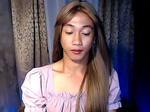 taylaxuxu online show from February 24, 2026, 9:26 pm