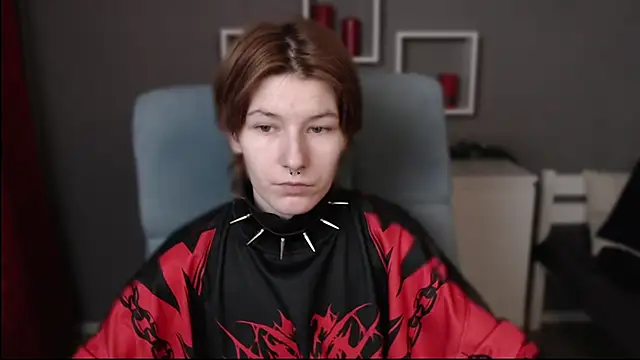 Snapshot of guitarandangell chatting on December 15, 2025, 12:22 pm guitarandangell online show from December 15, 2025, 12:22 pm